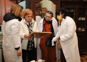 Обстежили музейні предмети в Житомирському обласному літературному музеї