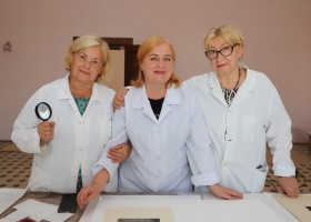 Художники-реставратори творів графіки продовжили роботу в НІКЗ “Качанівка”